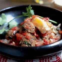 Tagine Kefta Mkawra (Tagine of Meatballs in Tomato Sauce with Eggs) recipe