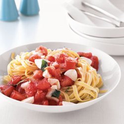 Pasta with Marinated Tomatoes and Mozzarella recipe