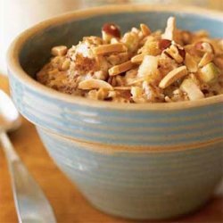 Oatmeal with Apples, Hazelnuts, and Flaxseed recipe