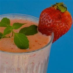 Creamy Strawberry-Pineapple Smoothie recipe