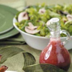 Greens and Mushrooms with Raspberry Dressing recipe