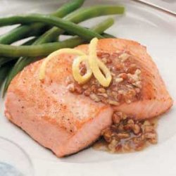 Salmon with Pecan-Honey Sauce recipe