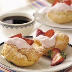 Strawberry Cream Puff Dessert recipe