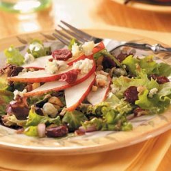 Hazelnut and Pear Salad recipe