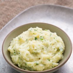 Chive and Parsley Mashed Potatoes recipe