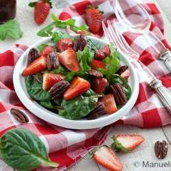Spinach Salad with Strawberry Vinaigrette recipe