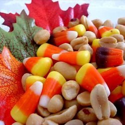 Halloween Party Treat (Candy Corn and Peanut Mix) recipe