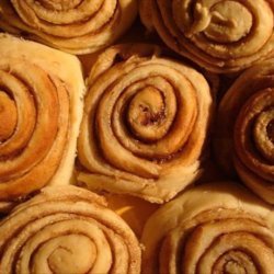 Copycat Cinnabon Rolls With Icing recipe