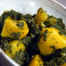 Aloo Palak (Indian Potatoes & Spinach) recipe