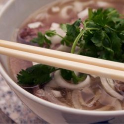 Vietnamese beef and rice noodle soup (pho) recipe