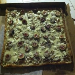 Fresh Fig, Caramelized Onion and Goat Cheese Gourmet Pizza recipe