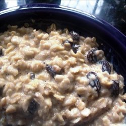 Raisin Oatmeal with Spices recipe