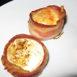 Baked Eggs in Bacon Wraps recipe