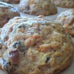 Moist and Low Fat Carrot-Raisin-Apple-Muffins recipe