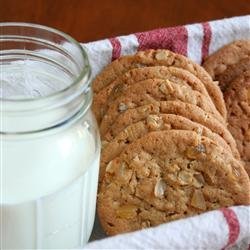 Ginger-Touched Oatmeal Peanut Butter Cookies