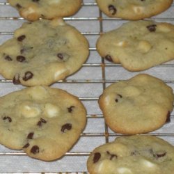 Refreshing Mint-Chocolate Chip Cookies
