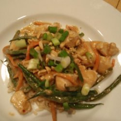 Chicken and Green Beans in Spicy Peanut Sauce!