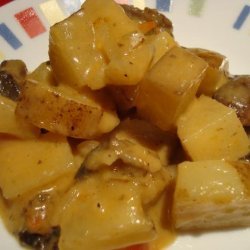 Easy Cheesy Skillet Scalloped Potatoes With Mushrooms
