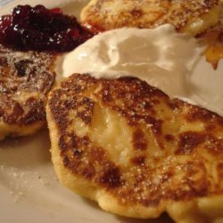 Sirniki (Russian Cheese Pancakes)
