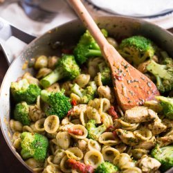 Chicken and Broccoli Pasta With Pesto