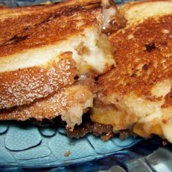 Grilled Havarti Sandwich With Spiced Apples