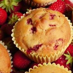 Delicious Low-Fat Strawberry Banana Muffins