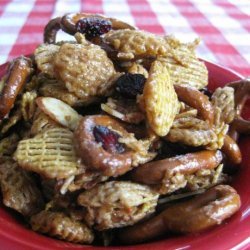 Sweet Party Chex Mix With Berries