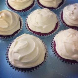 Red Velvet Cupcakes With Cream Cheese Frosting (Vegan)