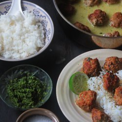 Thai Meatballs in Curry Sauce