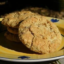 Granola-Raisin Cookies