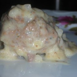 Meatballs With Egg-Lemon Sauce (Youverlakie Me Avgolemono)