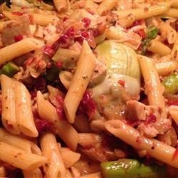 Penne With Sun-Dried Tomatoes and Asparagus