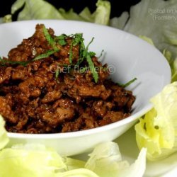 Minced Garlic Chicken Served in Lettuce Leaves