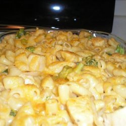 Macaroni and Cheese With Broccoli and Chicken