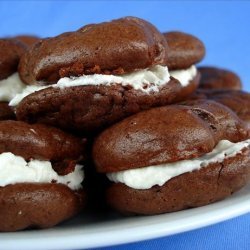 Cream-Filled Chocolate Cookies (Like Oreo Cakesters)