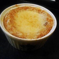 Onion Soup With a Crust (Kuoritettu Sipulikeitto)
