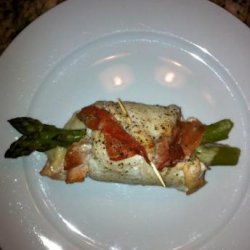 Cheesy Chicken and Asparagus Bundles