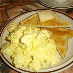 Rich Scrambled Eggs-For Those Not Afraid of Fat Content