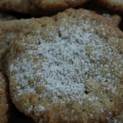 Thin and Crisp Powdered Oatmeal Cookies