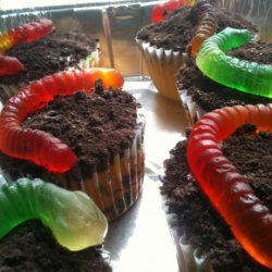 Easy Halloween Worm Cupcakes