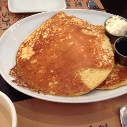 Extreme Fluffy Buttermilk Pancakes