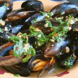 Steamed Thai Mussels
