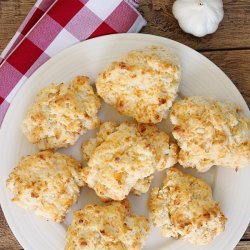 Easy Cheesy Garlic Biscuits
