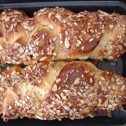 Bulgarian Easter Bread (Kozunak)