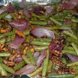 Roasted Green Beans With Red Onion and Walnuts