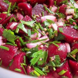 Beet Salad With Chives (Salatat Shamandar)