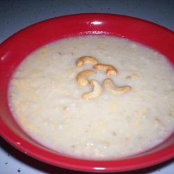 Cheesy Cauliflower Soup With Roasted Cashew Nuts