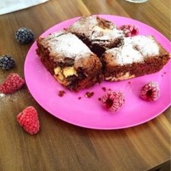 Brownies With White Chocolate Chips and Raspberries