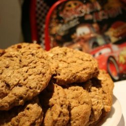 Soft Chewy Oatmeal Raisin Cookies
