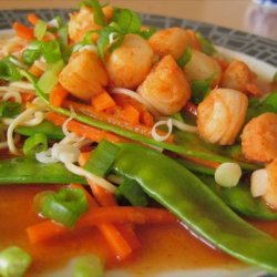 Tangerine-Sesame Noodles With Scallops